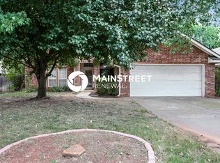 1817 Fox Hunt Ln, Edmond, OK 73003