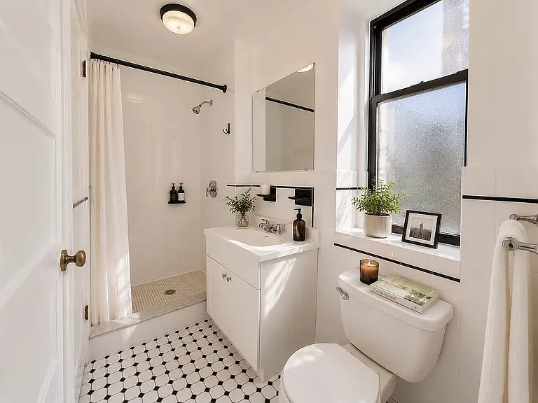 176 W Houston St #16 — Photo 4