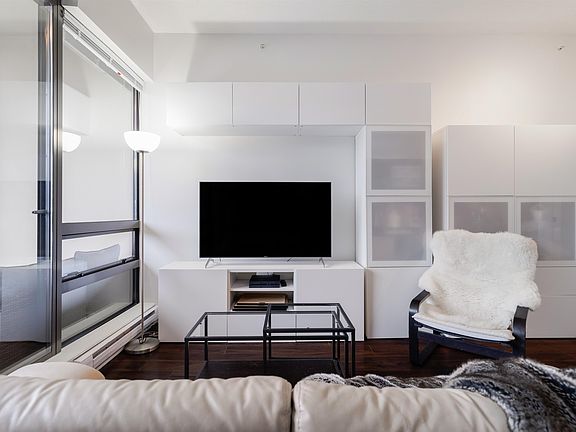 4th image of 121 Brew St #411