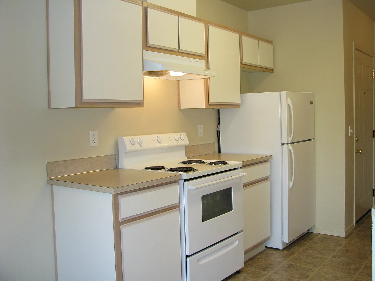 Two Bedroom Apartment in Keizer with W/D Hook-Up — Photo 2