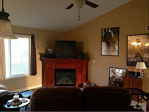 3rd image of 319 NW Jackson Dr