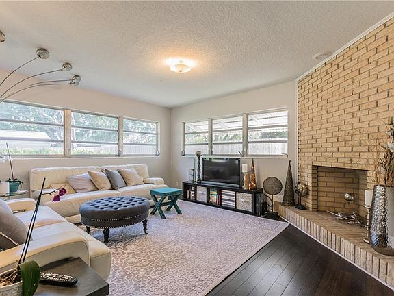 3rd image of 3920 W Bay Villa Ave
