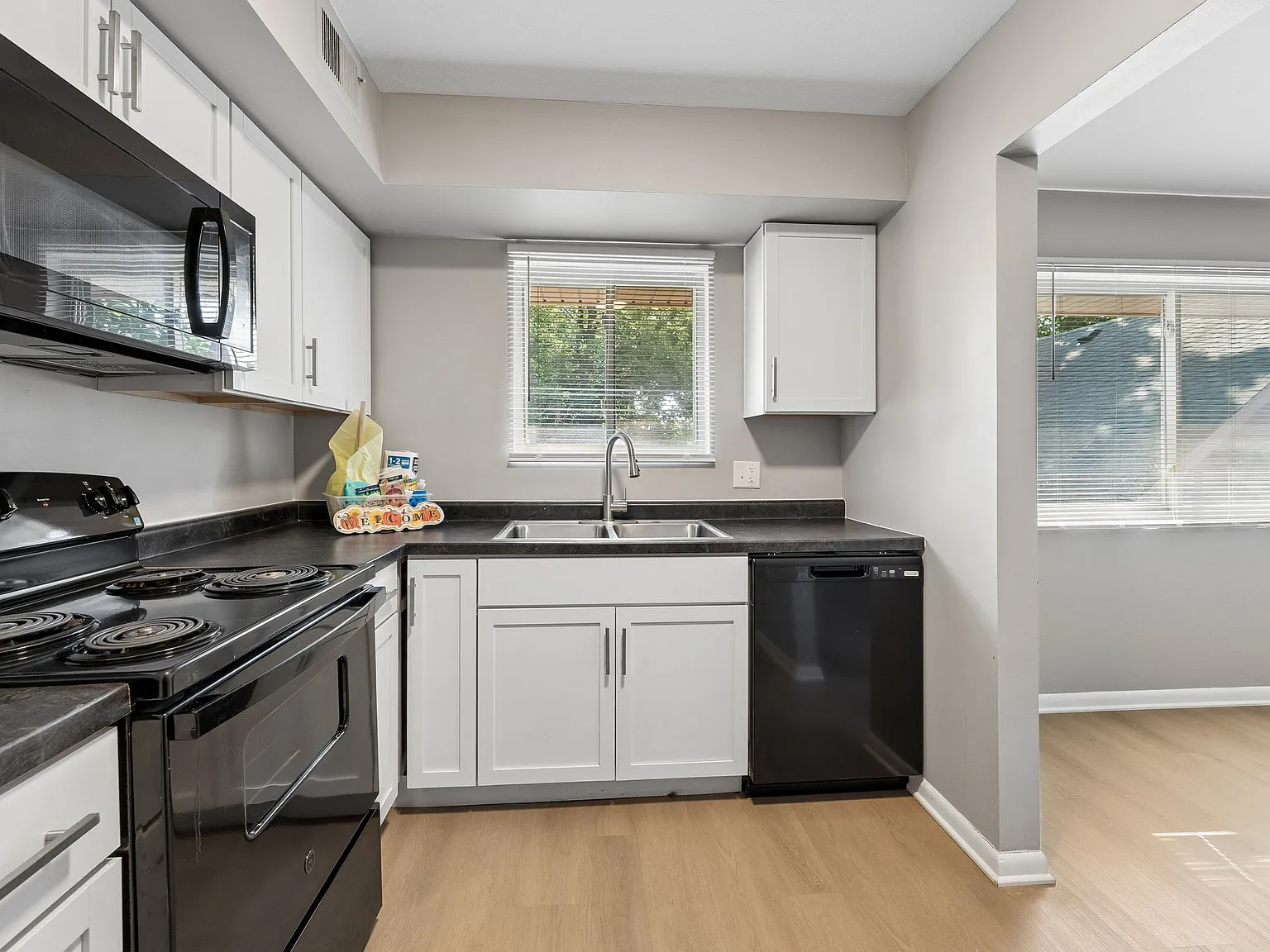 4620 Wakeley Street - 6 — Photo 1