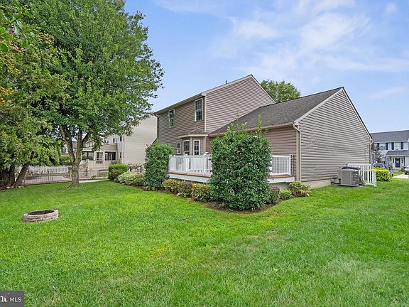 5th image of 332 Ponfield Rd E