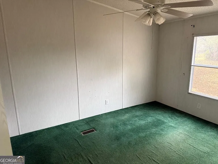 415 McIntosh Trl — Photo 6