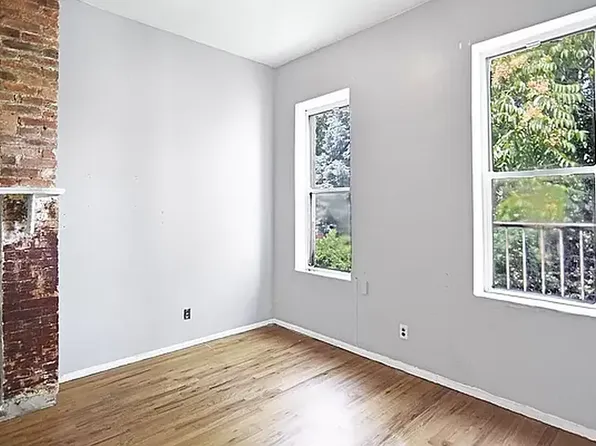 903 Metropolitan Avenue image 1 of 9