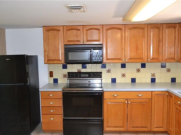 3rd image of 6030 Wilshire Dr