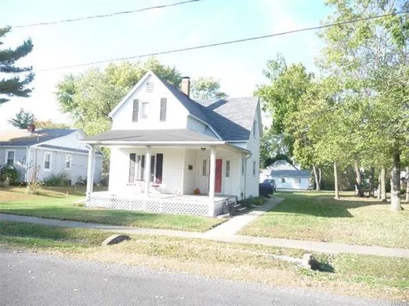 911 Page St, Staunton, IL 62088