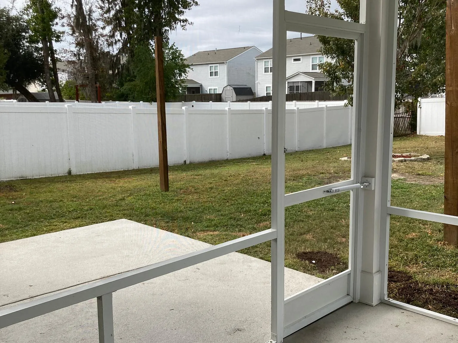 4 bed, 2.5 bath, 2088 sqft, $2,400 — Photo 4