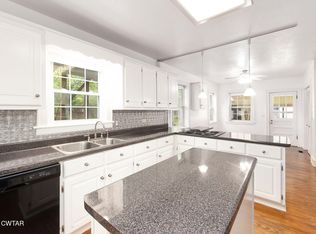 450 North Ave, Henderson, TN 38340