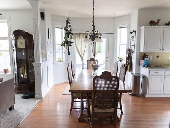 4th image of 765 SW Foley St