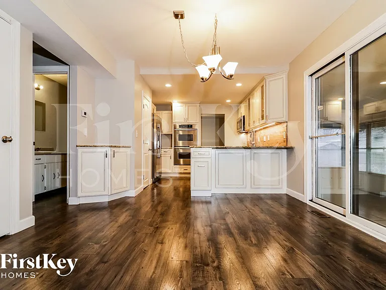 16 Kingston Ct — Photo 6