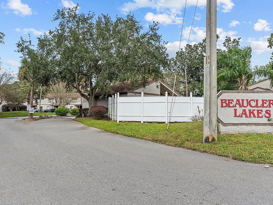 Entrance to property