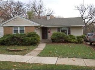 3825 Grove Ave, Brookfield, IL 60513