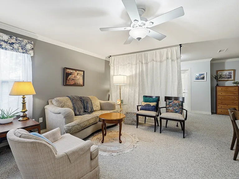 2720 Oates Dr — Photo 37