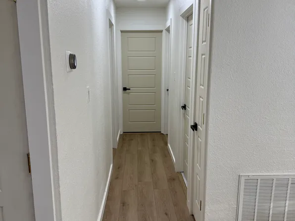 404 Freestone Dr, Euless, TX 76039