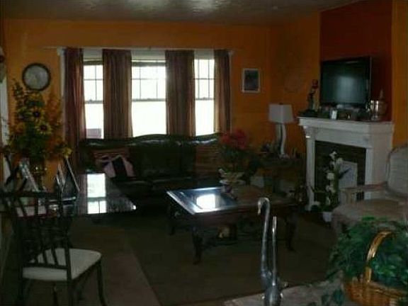 2nd image of 112 Gillette Ave