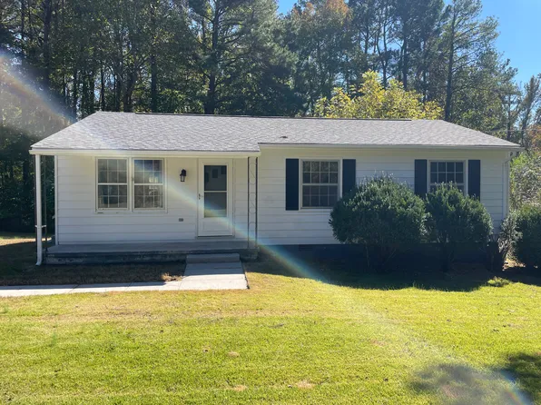 819 2nd St, Crewe, VA 23930