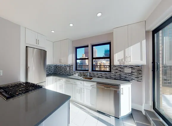 320 E 52nd St #15PHB