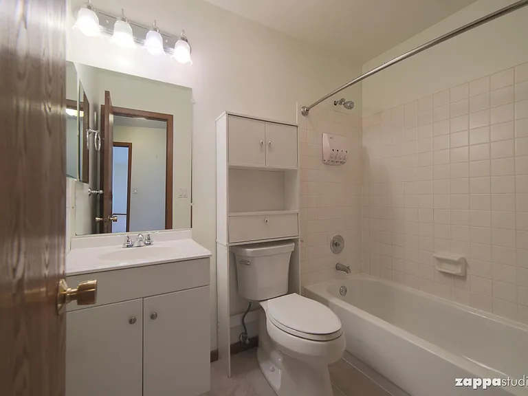 2705 Laurel Ct — Photo 7