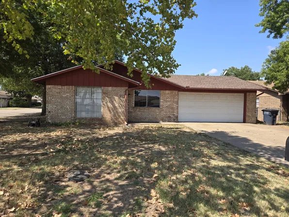 116 N Saddle Rd, Enid, OK 73703