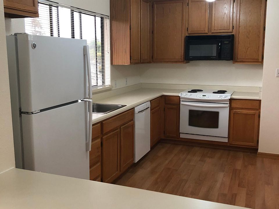 1st image of 45 El Camino Real #11