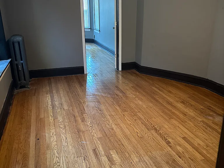 10921 S Vernon Ave — Photo 6