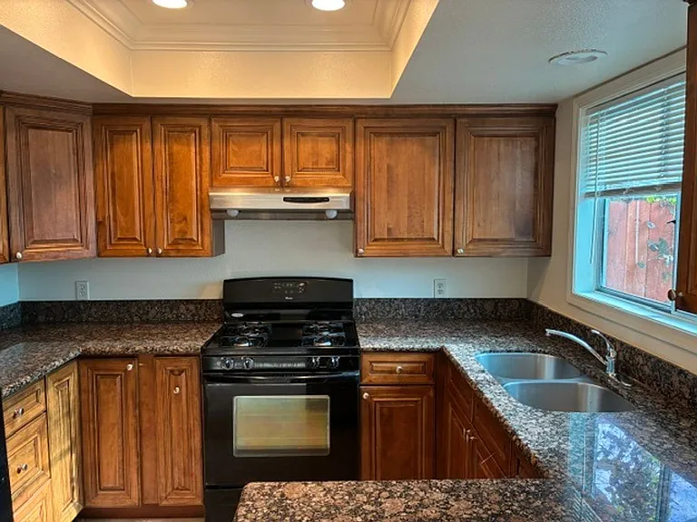 276 Avocado St — Photo 3