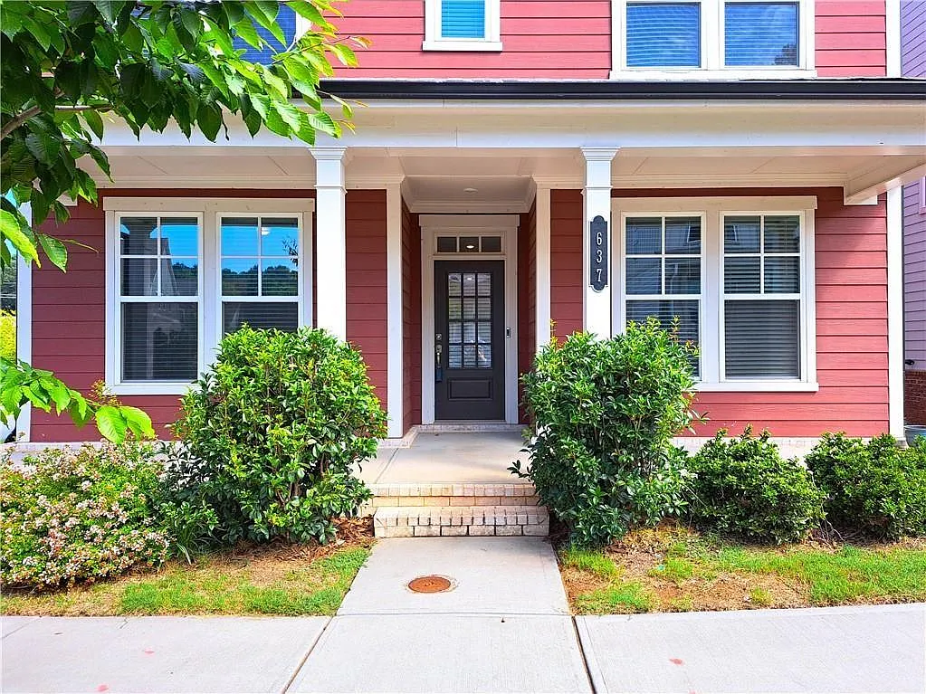 4 bed, 3.0 bath, 2540 sqft, $3,500 — Photo 2