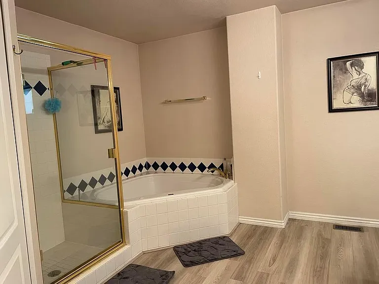 4513 Songglen Cir — Photo 3