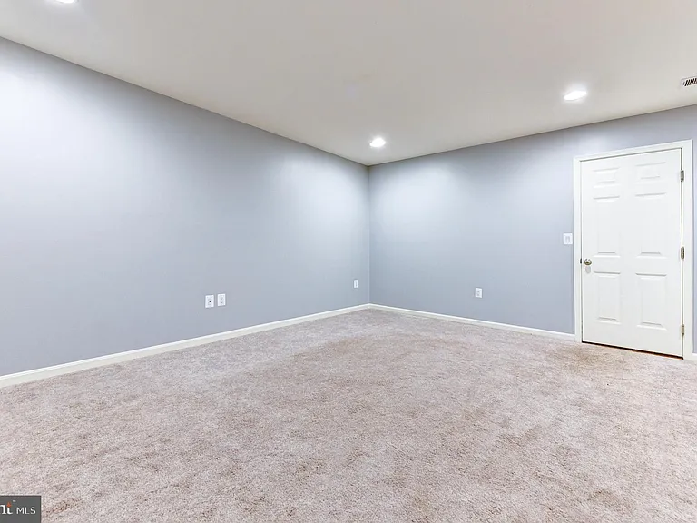 44104 Turf Field Sq — Photo 32