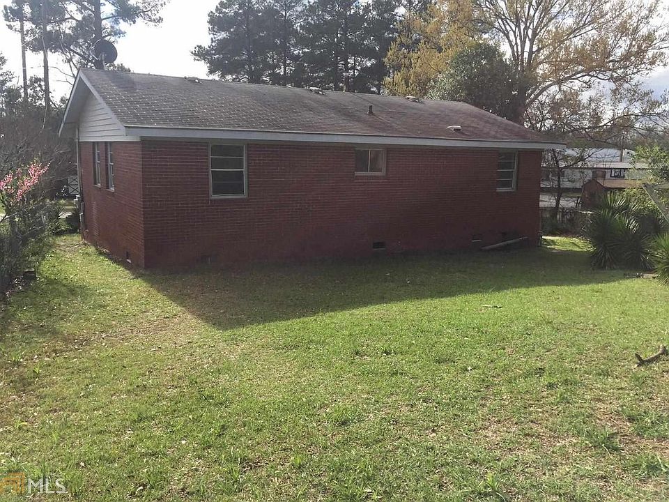2nd image of 1158 Holmes Dr