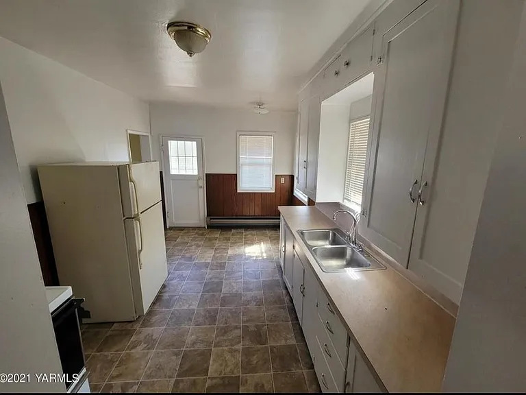 707 S 15th Ave — Photo 3