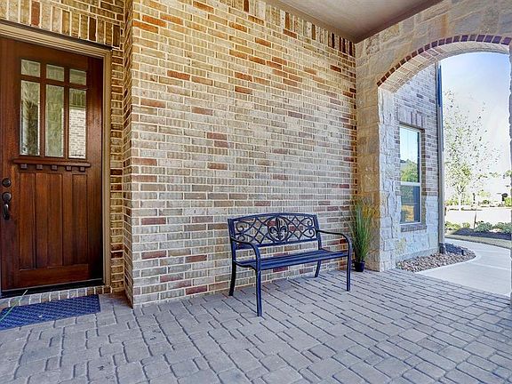 2nd image of 55 Twin Ponds Pl