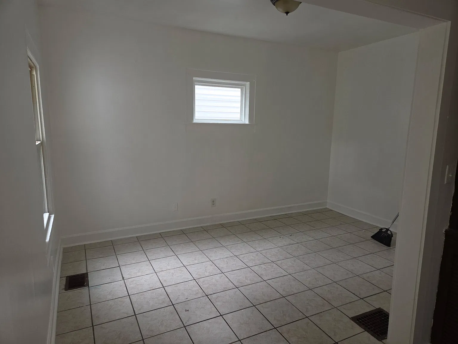 2 bed, 1200 sqft, $850 — Photo 3