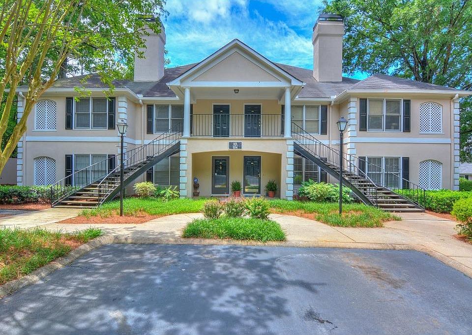 1st image of 102 Peachtree Forest Dr #102