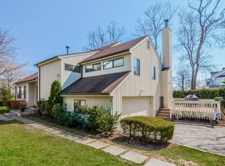 3 Stanley Keyes Ct, Rye, NY 10580