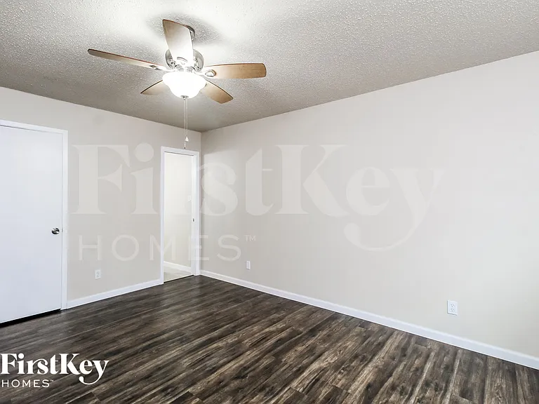 2509 E Williamsburg Mnr — Photo 7