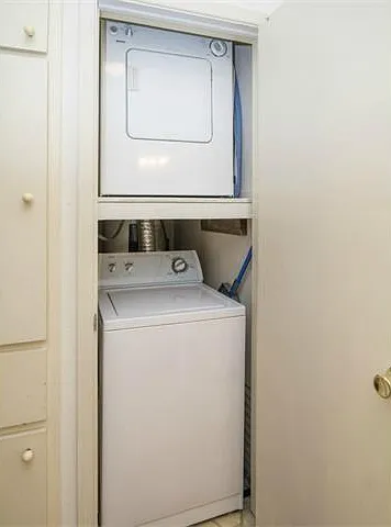 612 Park Pl #205 — Photo 7