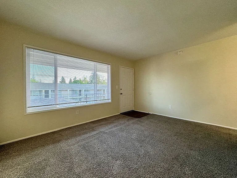 Sweetbriar Apartments — Photo 3