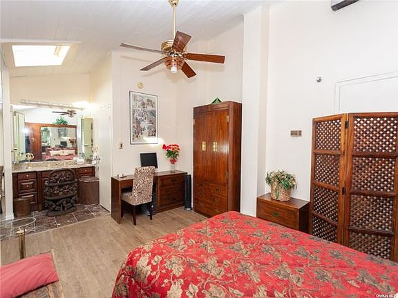 5th image of 750 W Broadway #5NPH