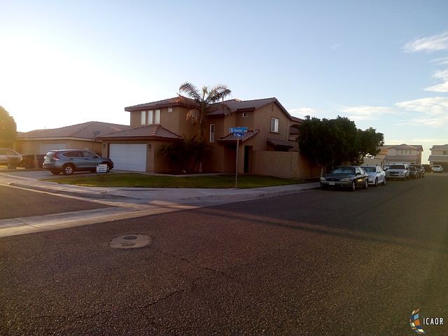 2nd image of 1291 R Santos St