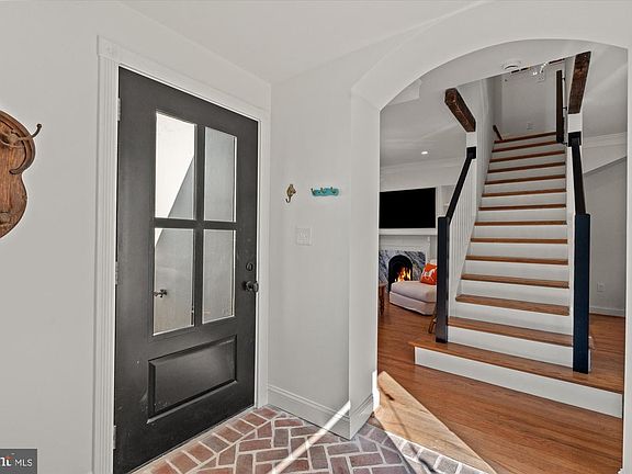 4th image of 629 Pickford Pl NE