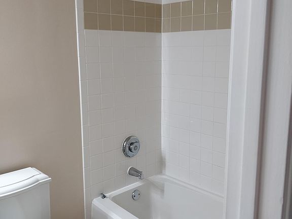 5th image of 20301 Beechwood Ter Unit 302