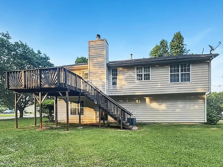 1500 Chalet Cir — Photo 19