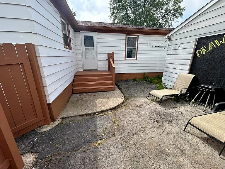 766 Harding Ave — Photo 13