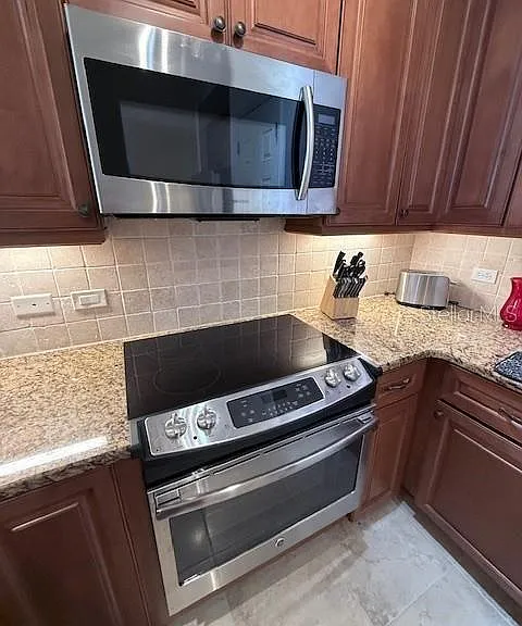 7710 Lake Vista Ct #302 — Photo 4