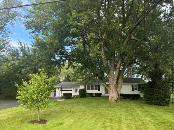1329 Manitou Rd, Hilton, NY 14468