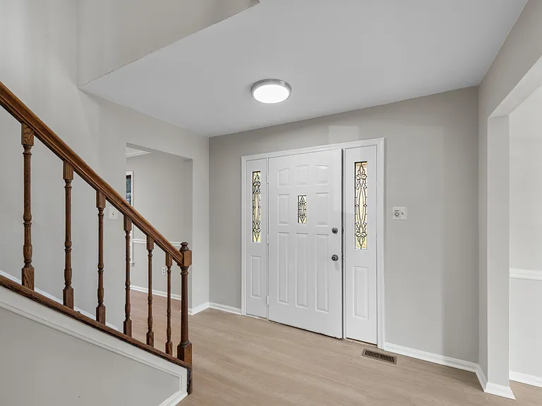 20 Rhodes Pl — Photo 23