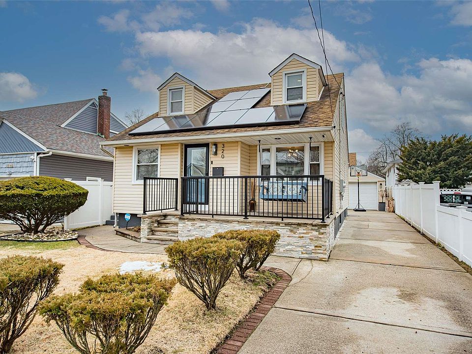 1st image of 320 Greengrove Avenue